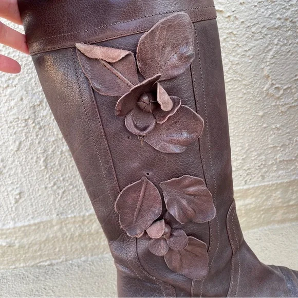 Valentino Garavani brown leather floral appliqué knee-high boots size IT 38 US 8